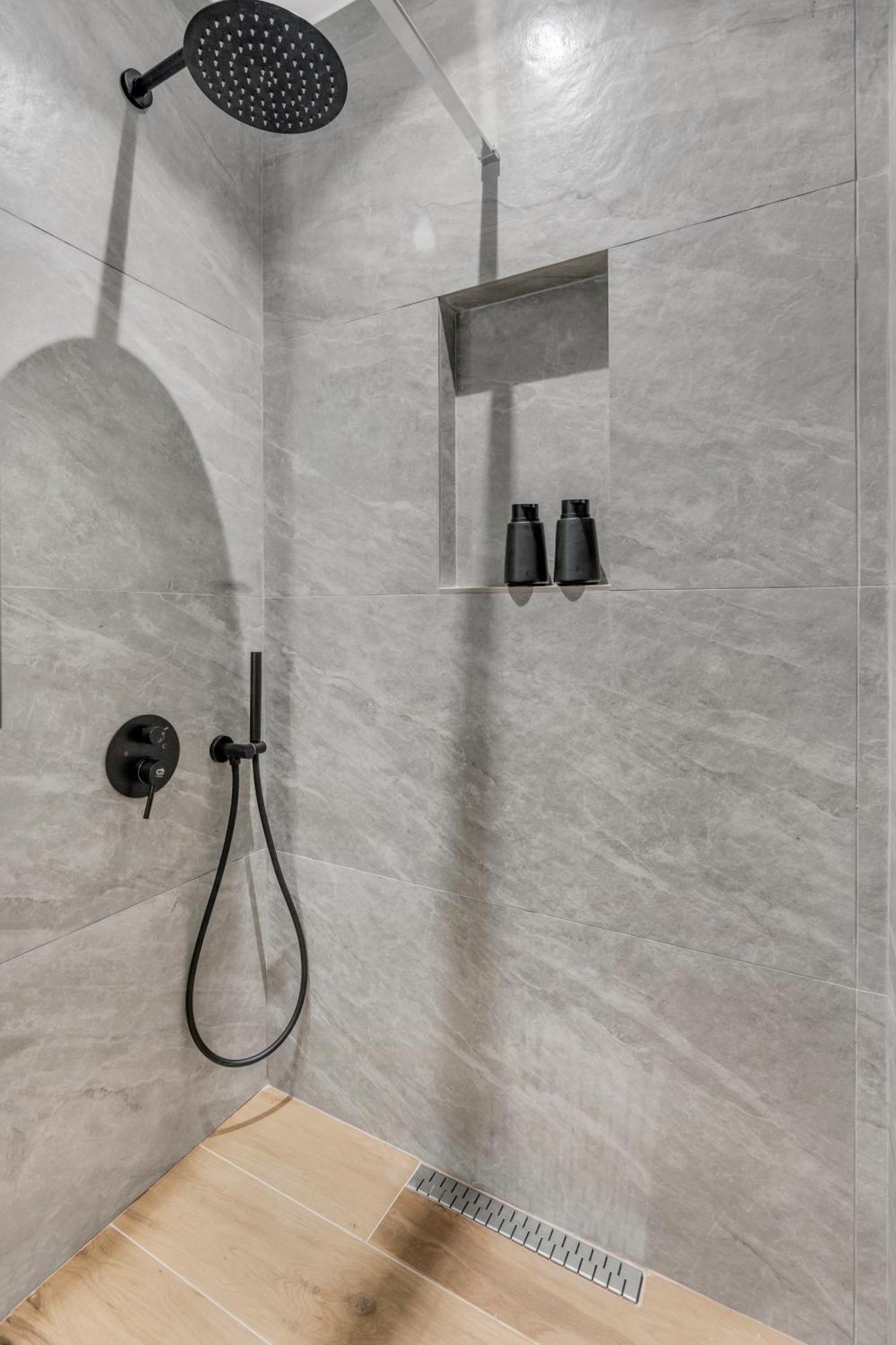 The Nook City Centre En Suite ベラト エクステリア 写真